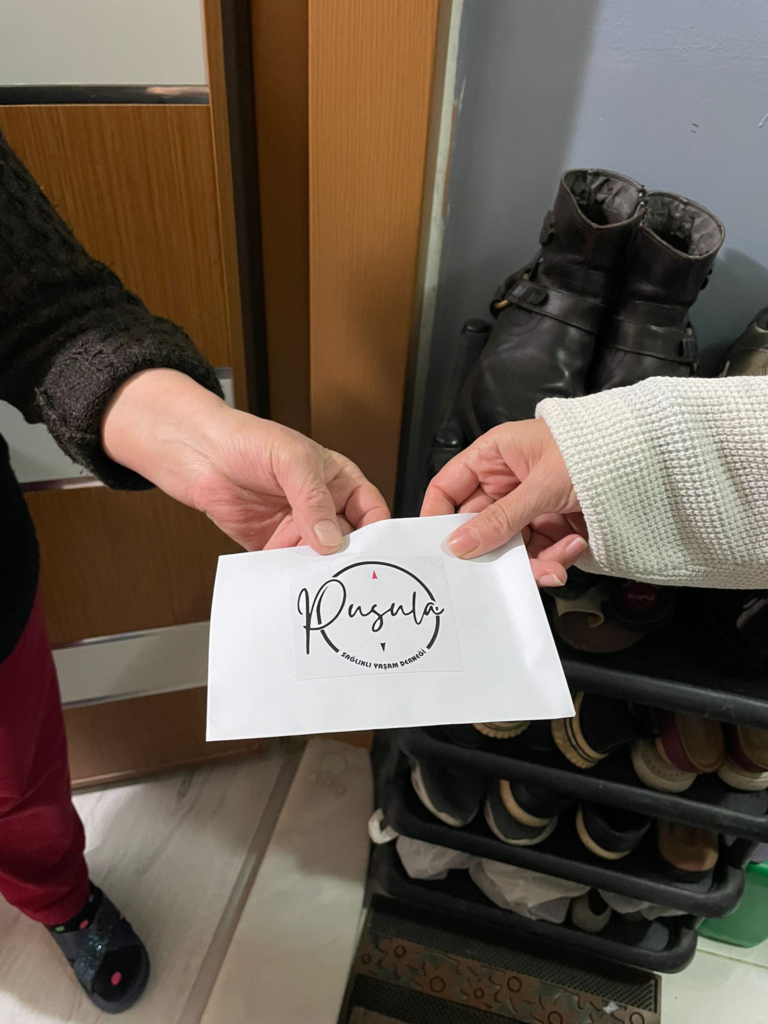 Ramazanda ihtiyaç sahiplerine yardım - Pusula Sağlıklı Yaşam Derneği